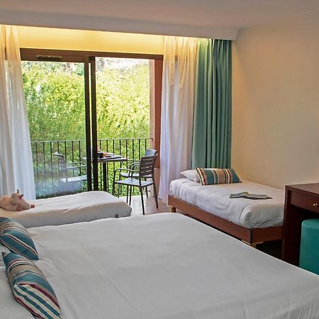 Hotel Les Jardins De Sainte-Maxime Bagian luar foto