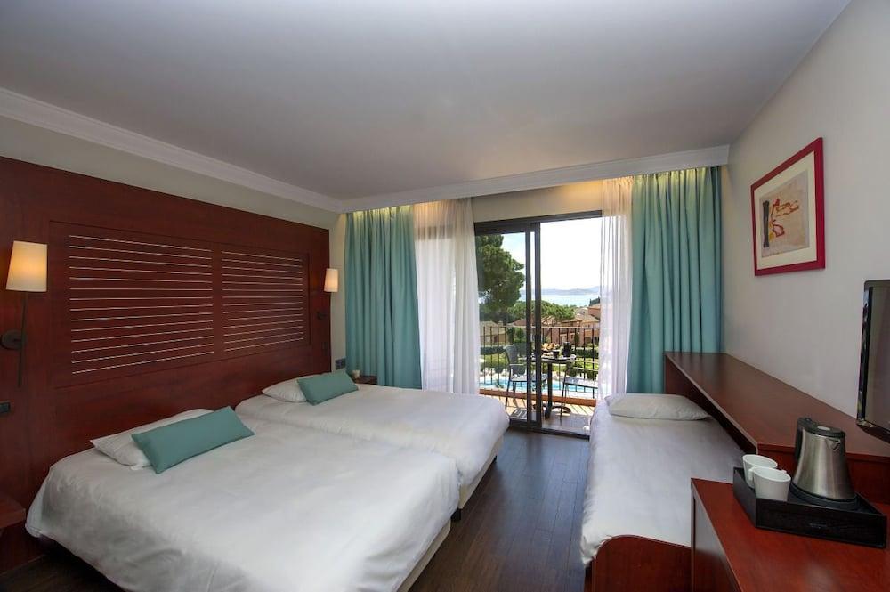 Hotel Les Jardins De Sainte-Maxime Bagian luar foto