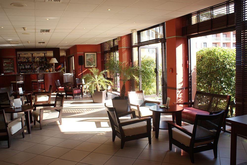 Hotel Les Jardins De Sainte-Maxime Bagian luar foto