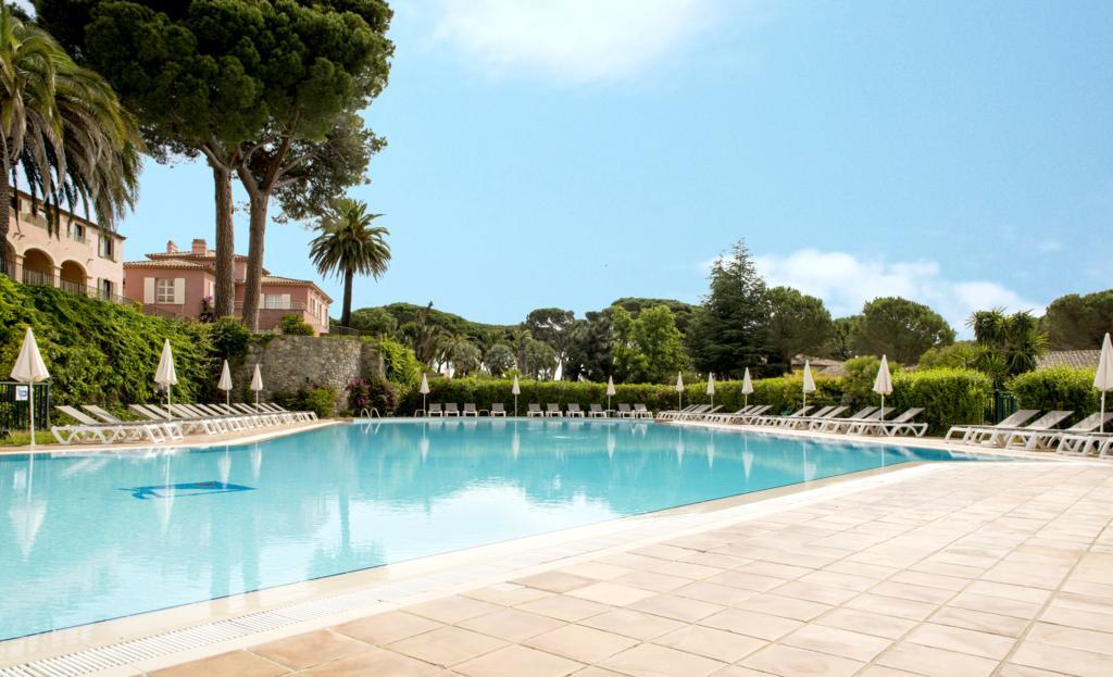 Hotel Les Jardins De Sainte-Maxime Bagian luar foto