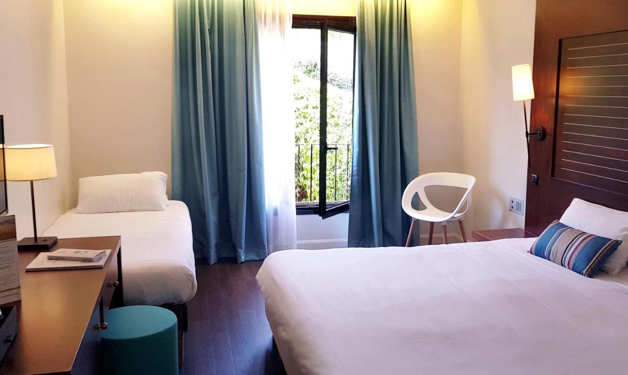 Hotel Les Jardins De Sainte-Maxime Bagian luar foto